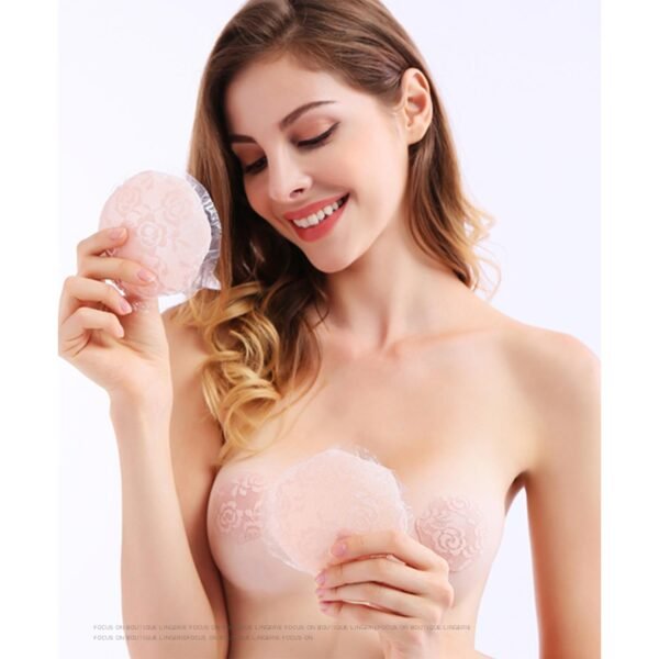 Göğüs Ucu Kapatıcı Desenli Yuvarlak Ten Rengi