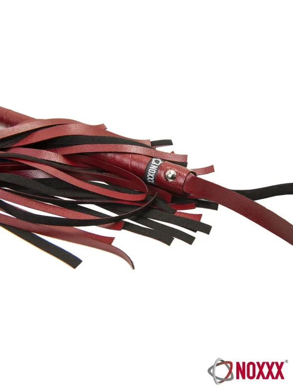 Kırmızı Deri Kırbaç