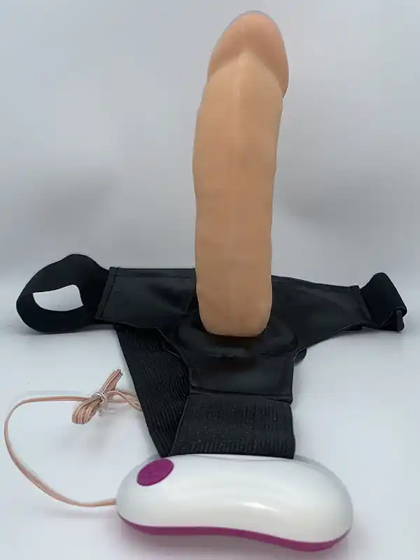 NOXXX Belden Bağlamalı Titreşimli İçi Boş Realistik Penis 21 cm